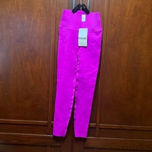 Fabletics High Wasited Sculptknit Zebra 7/8 legging size Medium - BNWT